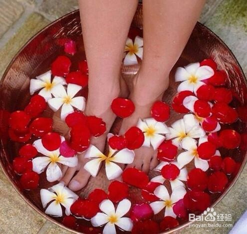 冬天手脚耳朵冻疮怎么办？怎么预防快速治疗