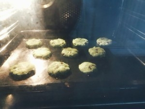 在家制作美味的斑斓巧克力曲奇