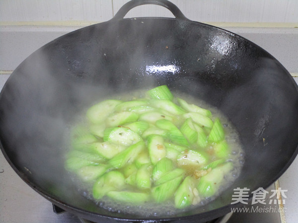 丝瓜炒鸡蛋的做法