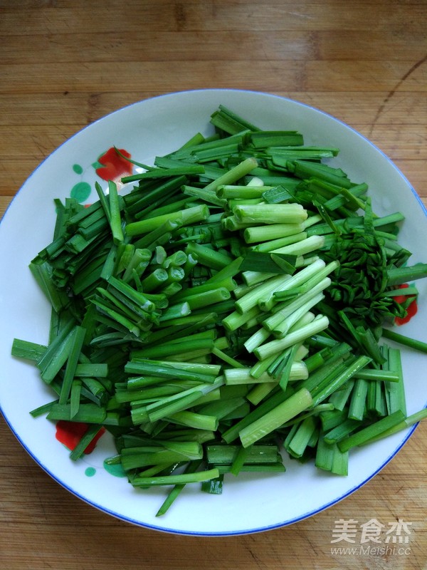 韭菜炒鸭血的做法