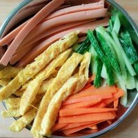 色彩多样的素寿司