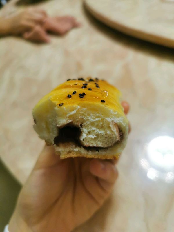 毛毛虫豆沙面包