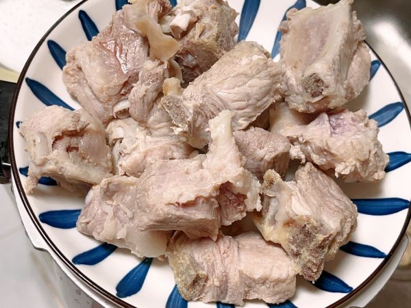 广式排骨莲藕汤