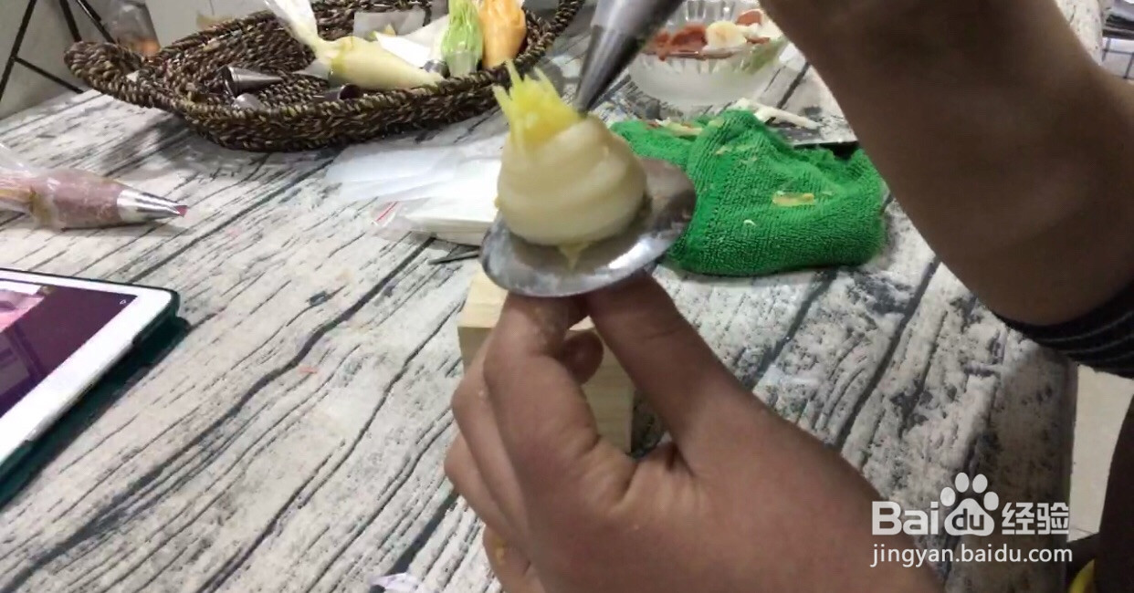 裱花蛋糕的做法