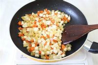 汉中裤带扯面的做饭