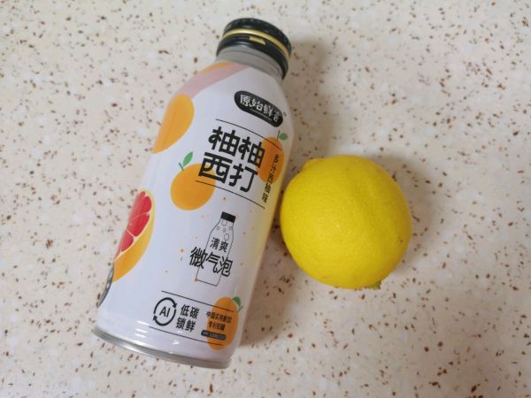 柠檬蜂蜜气泡水