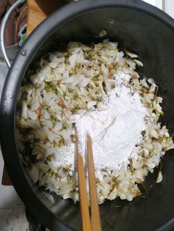 清香可口美味蒸槐花