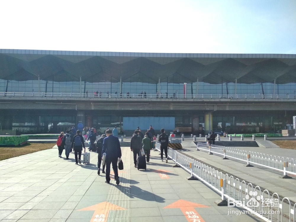 怎么去沈阳桃仙机场便宜（有轨电车去机场详解）