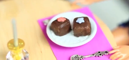 如何让芭比喜欢上洗澡和给芭比做好吃的小零食