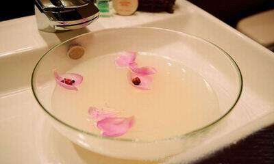 淘米水洗脸的方法作用分析