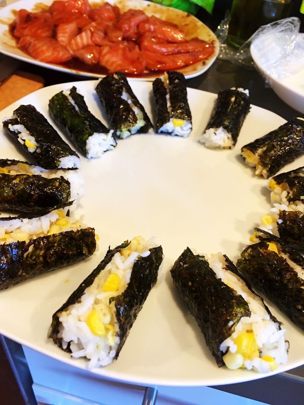 熟三文鱼紫菜包饭