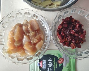 不必油炸的鸡胸肉【辣子鸡】减肥人士的福音