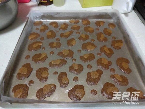 豹纹蛋糕卷的做法