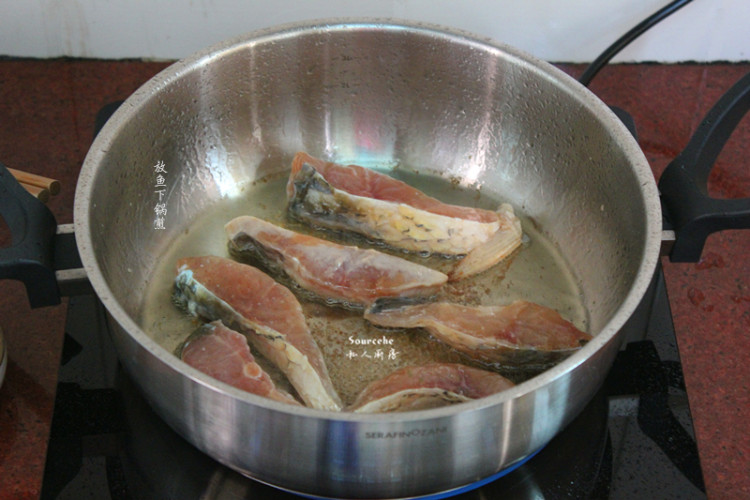 没见过的酸菜炒鱼做法,快来看看!