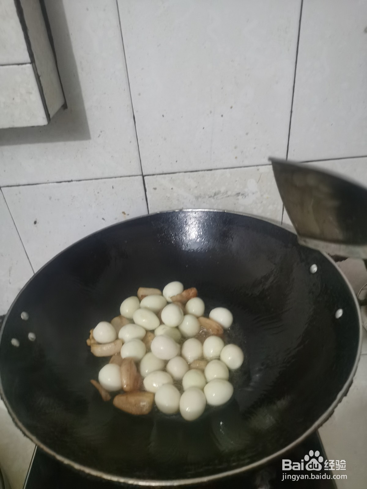 鹌鹑蛋如何炒猪肉韭黄？