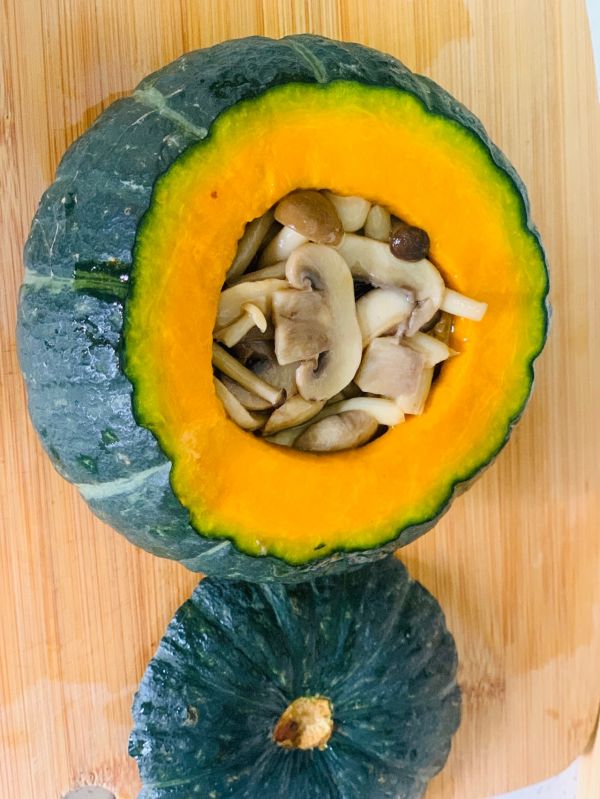 鸡汁菌菇南瓜盅