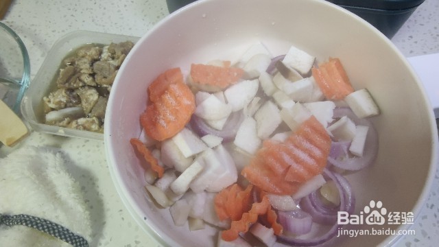 牛腩烧芋头杏鲍菇