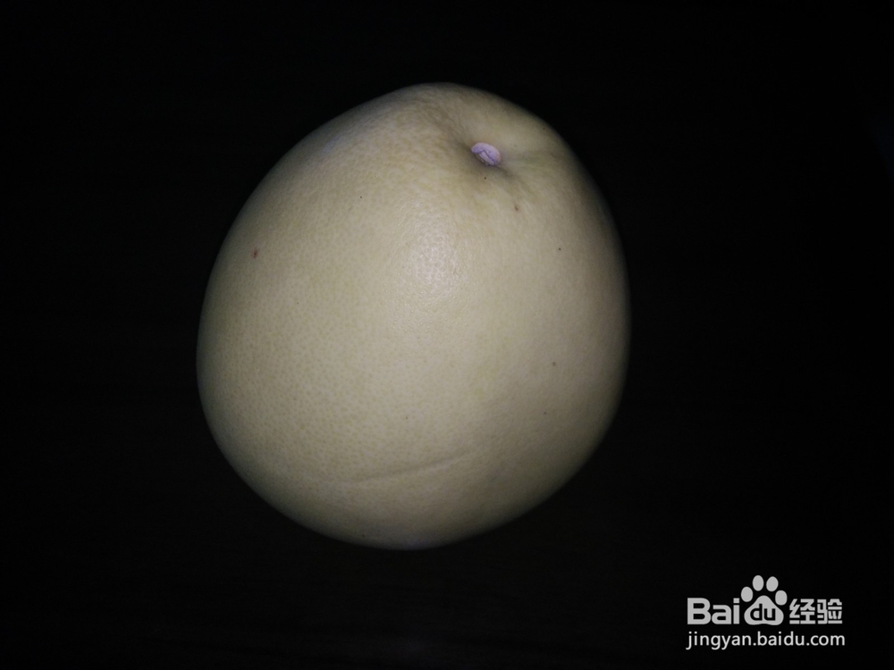 如何轻松剥柚子皮