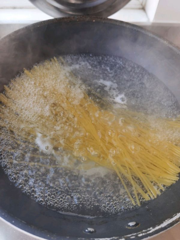 番茄虾意大利面