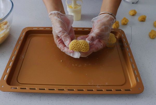 椒盐花生酥皮月饼