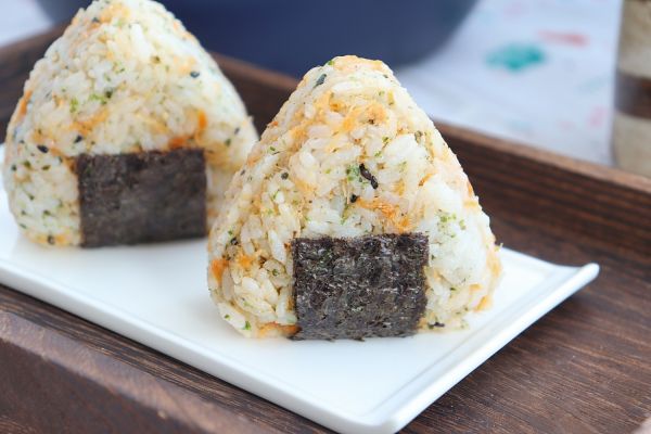 #夏日撩人滋味# 海苔肉松饭团