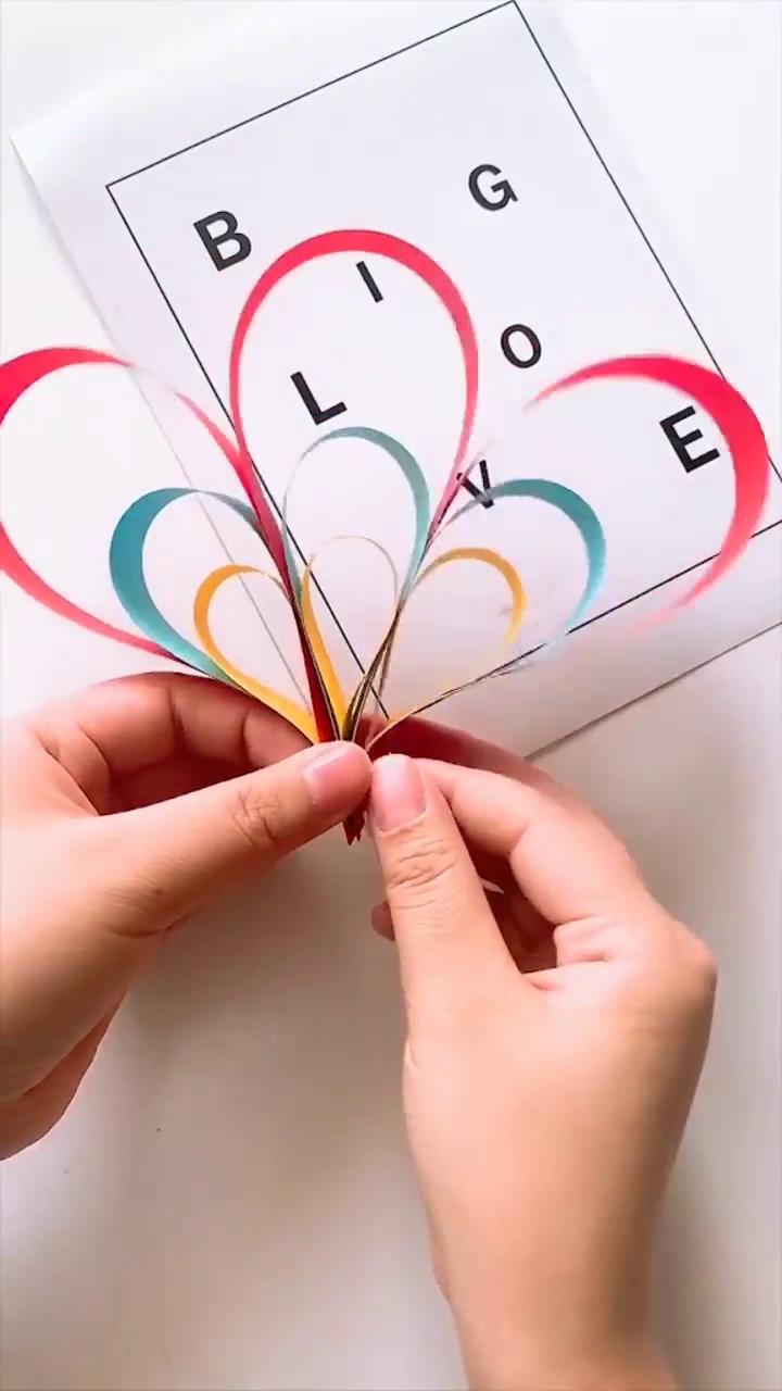 手工新年花花挂饰怎么做