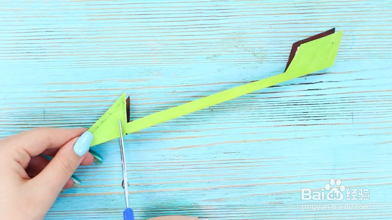 如何制作漂亮的丘比特之箭外形的铅笔放置盒？