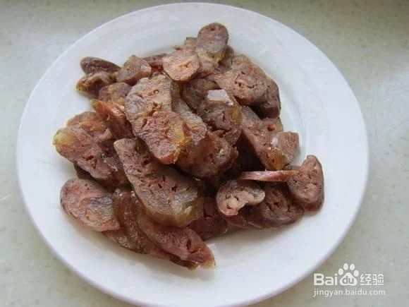 芹菜炒腊肠的烹饪