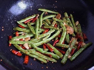 健康养生佳品干煸四季豆的做法