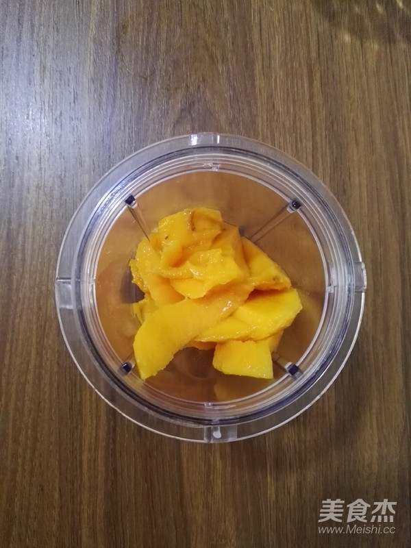 酸奶芒果杯的做法