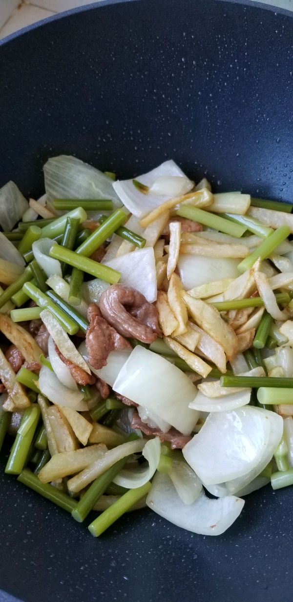 蒜薹土豆洋葱溜肉片