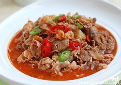 如何做酸汤金针肥牛？？？？？快学习吧！！！