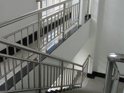 不锈钢楼梯扶手哪家好