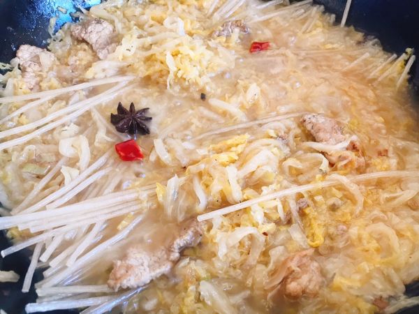 酸菜猪肉炖粉条