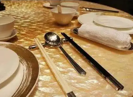 63题 serving chopsticks单数还是复数