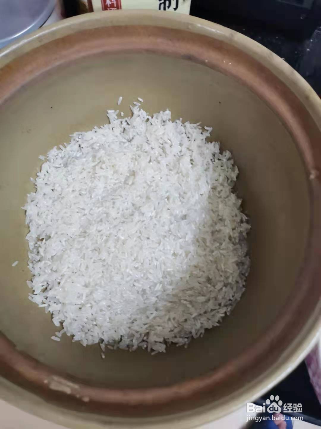 广式腊肠腊鸭腿煲仔饭做法