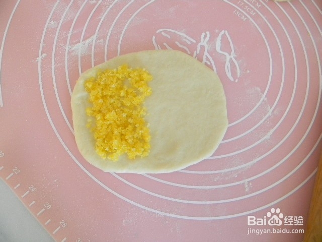 健康烘焙——蛋黄椰蓉卷芯面包