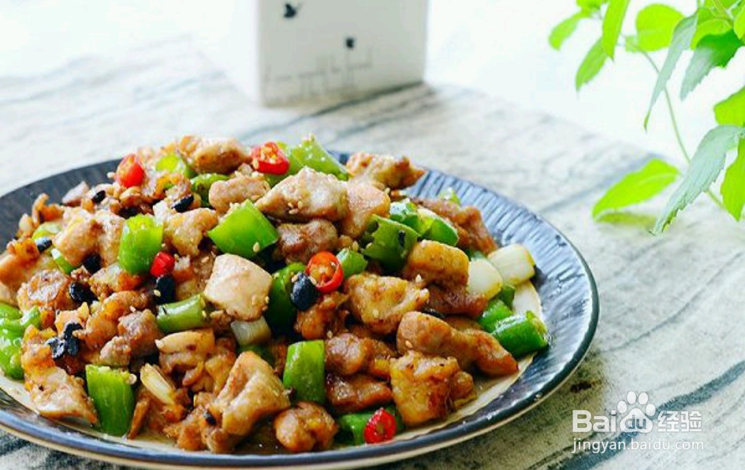 辣椒炒鸡腿肉的做法