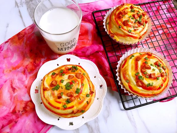 葱香芝士肠仔面包