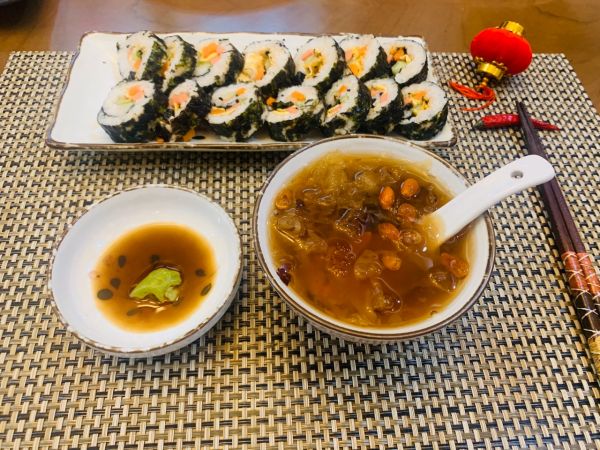 银耳桃胶红枣羹