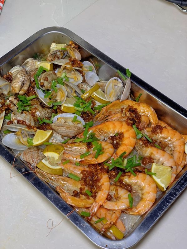 蒜蓉粉丝烤花蛤虾