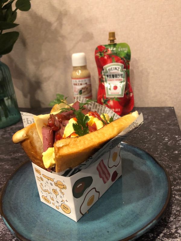 超满足的厚切三明治