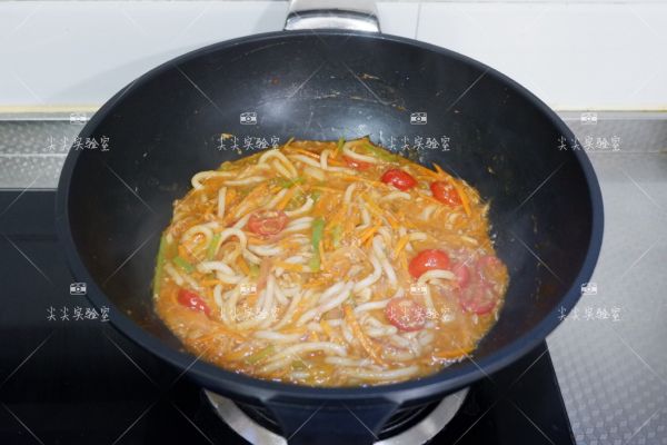 金枪鱼番茄炒乌冬