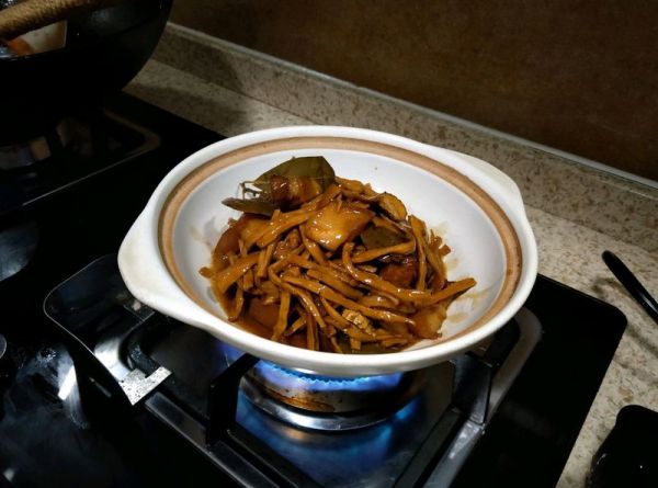 红烧笋干五花肉