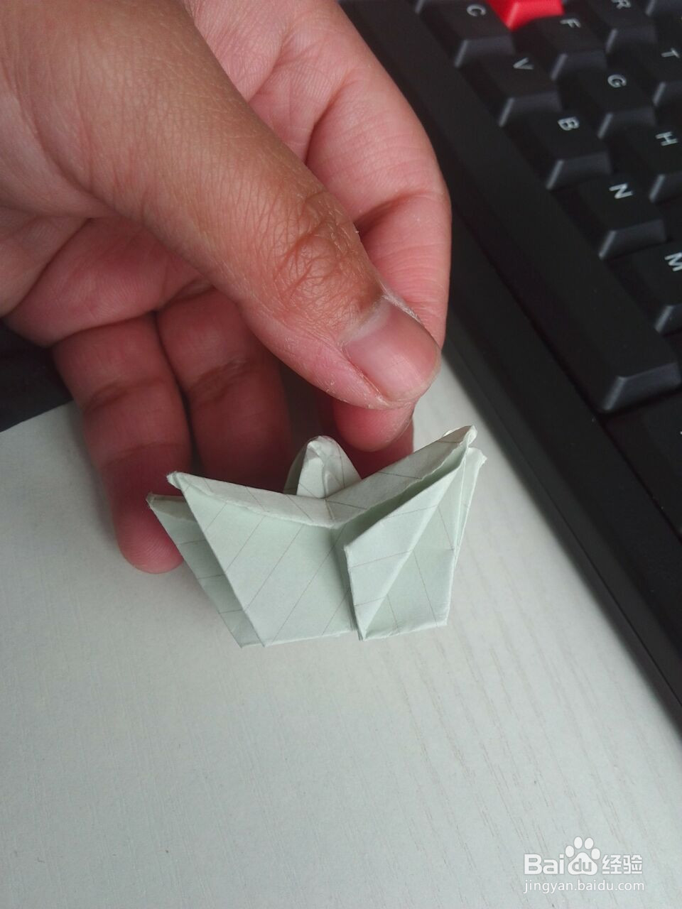 如何用纸折出美丽的太阳花