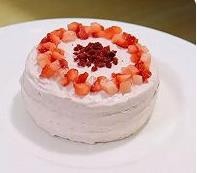 红丝绒草莓蛋糕，吃的是气质！