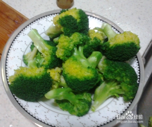 家常菜：西兰花炒肉片