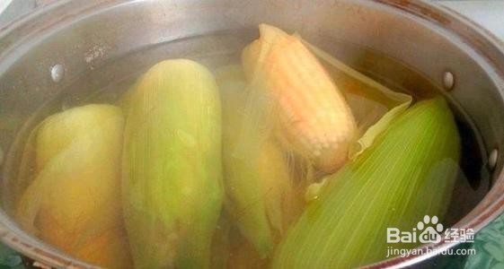 香甜软糯的煮玉米