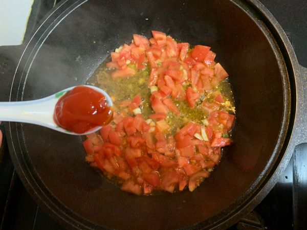 番茄鸡蛋火腿盖饭