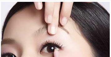 蕾丝彩妆打造步骤